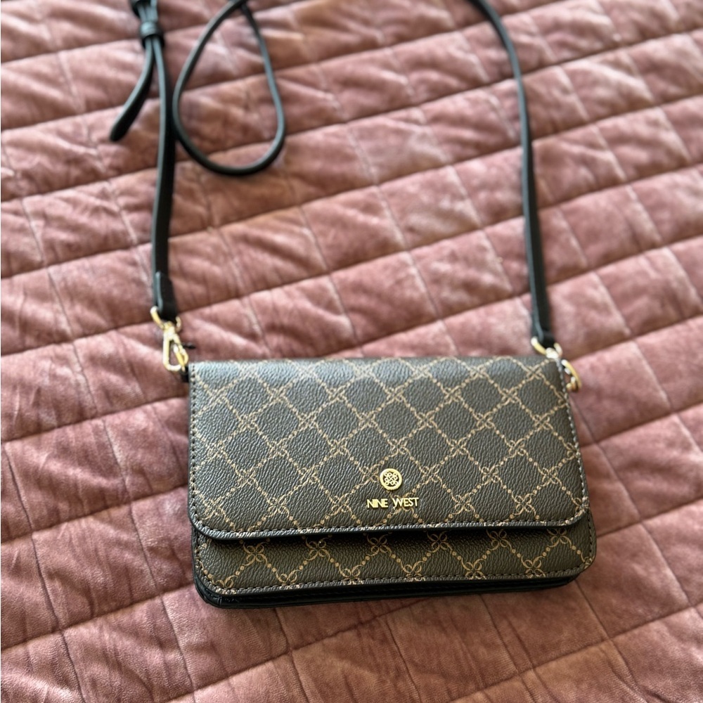 Nine West Black and Gold Crossbody Bag